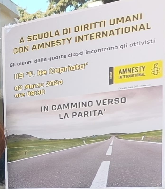 Attivisti arrivati in sede